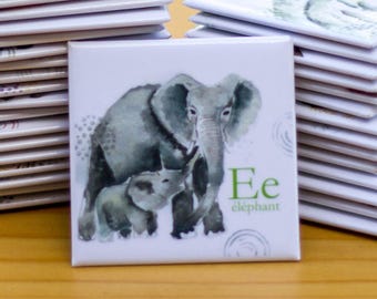 Éléphant Aimants frigo Cathy Faucher illustration  2x2 pouces  Aimants rigides  Illustré au Québec  Imprimé au Canada