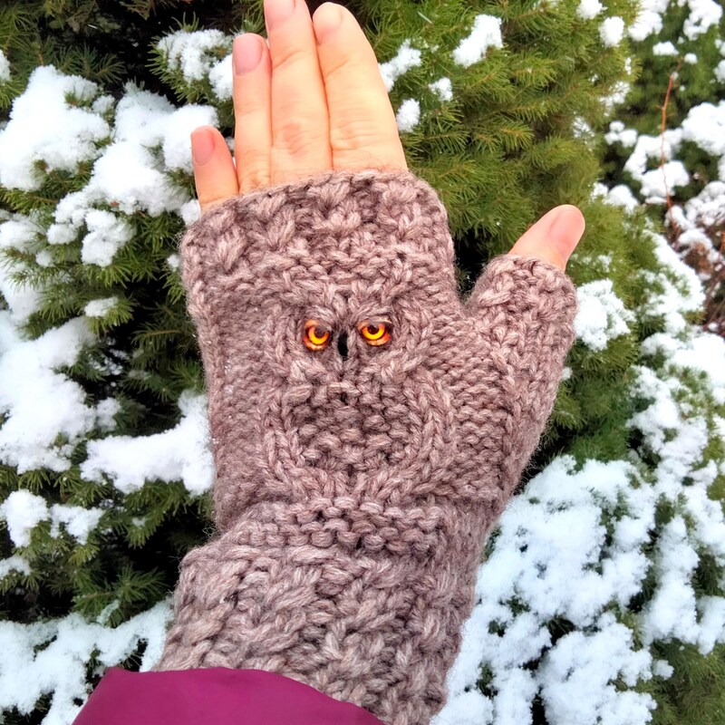 Secret Garden Black Embroidered Owl Gloves