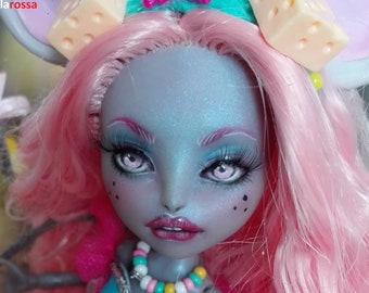OOAK, Monster High doll repainted, personalized, collectible. An idea for a gift.