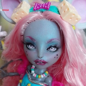 OOAK, Monster High doll repainted, personalized, collectible. An idea for a gift.