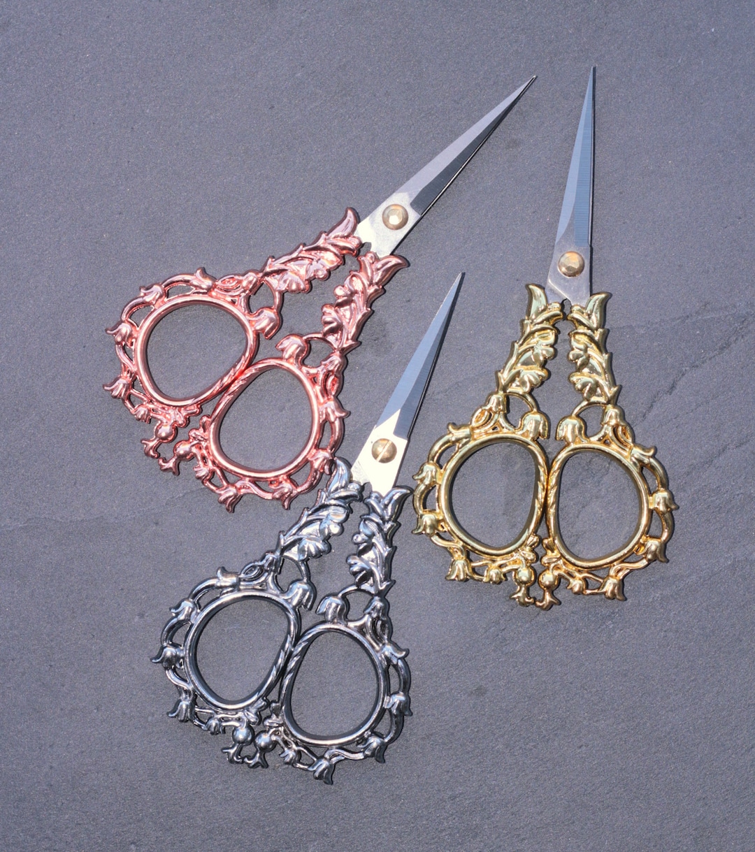 Ciseaux broderie Fleurs<br> Or 9cm