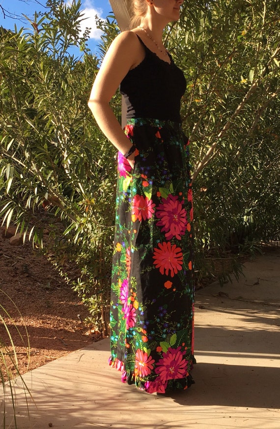 Vintage lined maxi skirt, black with bold floral … - image 1