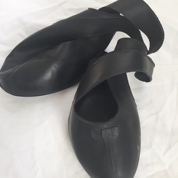 Vintage 1950s Black Rubber Overshoes - 50s Women's Galoshes - Shoe Protector - Pump Heel Rain Protection Shoes size 5 1/2 Rockabilly