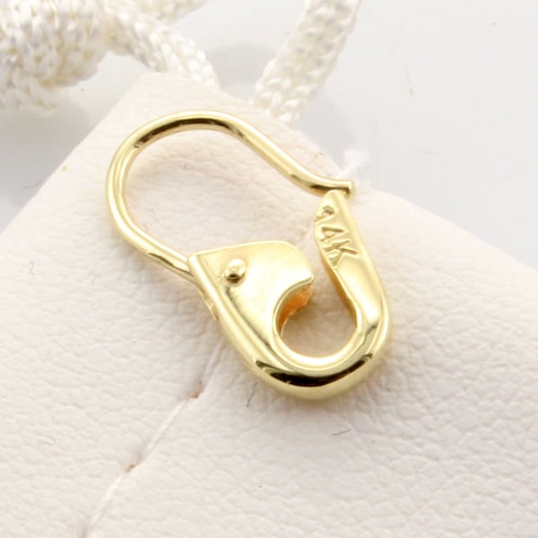 Boucle d'oreille avec épingle à nourrice en or jaune 14 carats de 1/2 po. de long, fabriquée à la main aux États-Unis (une pièce)