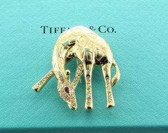 Broche de girafa em ouro 18k com diamantes da Tiffany & Co.