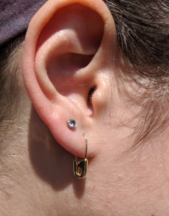 RILY 18k Pin Earring Gold ピアス　hyu 18K Yellow Gold Safety Pin Earring: Handmade Brooch (single) - Etsy