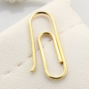 14k Yellow Gold Paperclip earrings (SINGLE) 3/4''  14k Yellow Gold Paper clip earrings (SINGLE) 3/4''
