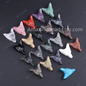 30x35mm ,Wholesale Natural Gemstone Carved Wolf Head Pendant, Healing Crystal Jewelry,Drilled Wolf Skull Statue Energy Pendant Charms DIY .
