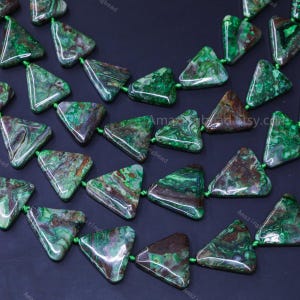 Green banded agate triangular slab beads, Dyed agate triangular beads, Crazy lace agate beads, Smooth gemstone beads for jewelry making