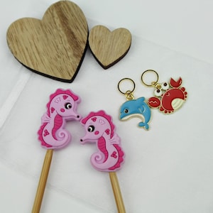 Geschenkset 2 Maschenstopper und 2 Maschenmarkierer im Organzasäckchen