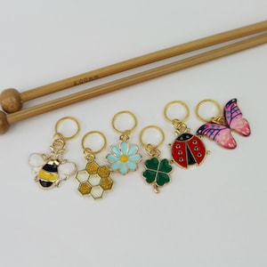 Maschenmarkierer Set aus 6 Markieren mit Ring zum Stricken - Frühling - Geschenidee - passend bis Nadelstärke Nr. 5 mm