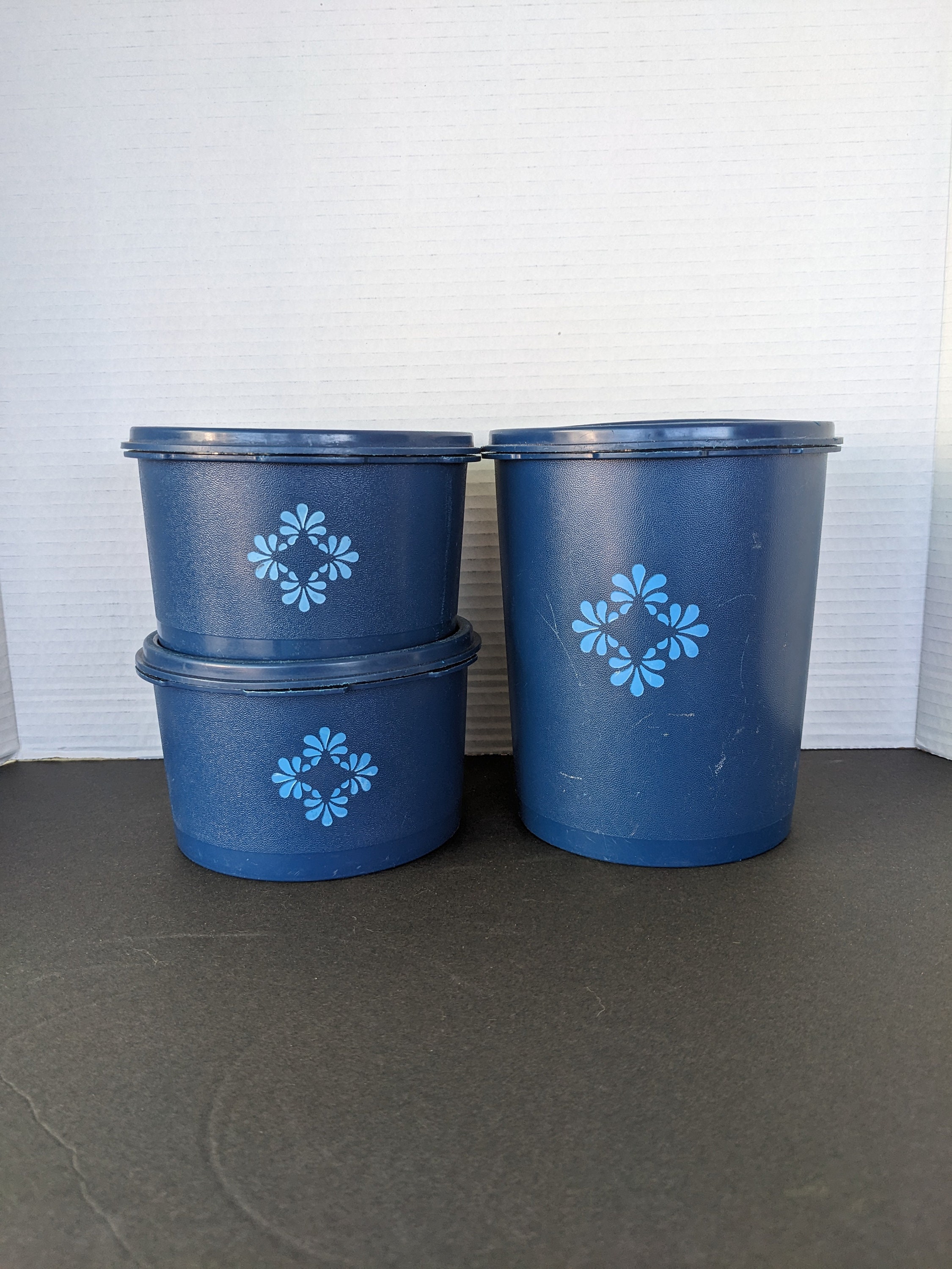 NEW! Tupperware Stacking Servalier Canister Container 8 cups Blueberry Blue  809