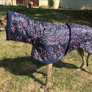 Abrigo de invierno floral para galgos: ropa impermeable con forro polar para galgos
