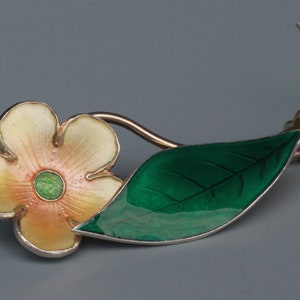 Vintage H. C. Østrem Ostrem OXO Norway. Small Vintage Hand painted Sterling Silver Enamel Guilloche Floral Brooch Pin