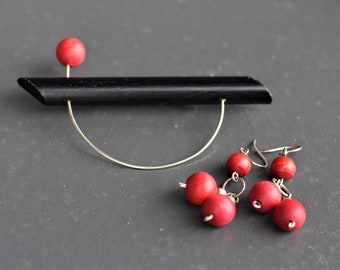 Vintage Aarikka Finland Nordic Finnish Jewelry Set Earrings Brooch Pin Metal Dyed Wood Red Black