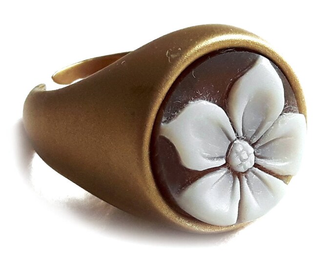 Flower cameo ring, handmade shell cameo, italian cameo ring, silver ring gold plated, modern style cameo, silver ring, seashell cameo.