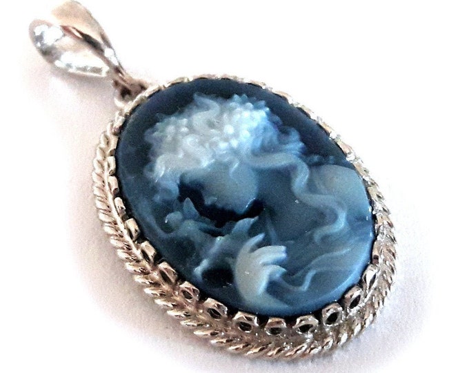 Ciondolo cammeo blu lady & fairy italiano cammeo gioielli donadio stone cameo pendentif camée colgante camafeo カメオペンダント Камея подвеска
