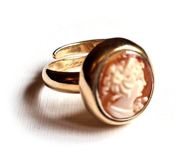 Gold cameo ring classic profile italian cameo jewelry donadio cameos shell камея кольцо カメオリング bague camée anillo camafeo