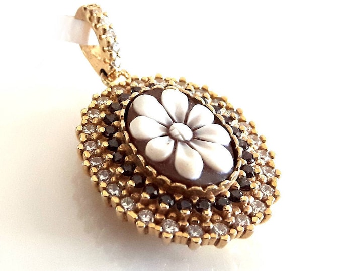 Shell cameo pendant zircons flower italian cameos jewelry donadio cameos shell pendentif camée colgante de camafeo  カメオペンダント Камея подвеска