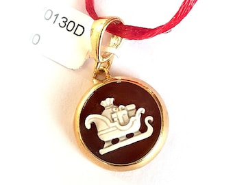 Christmas Sleigh Shell Cameo Charm: Gold-Plated Sterling Silver