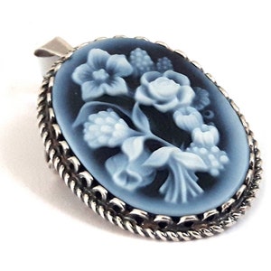 Pietra blu pendente spilla Cammei floreali italiani gioielli Donadio pietra cammei pendentif camée colgante camafeo カメオペンダント Камея подвеска