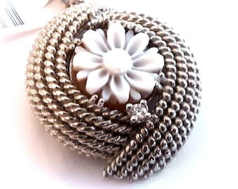 Shell cameo pendant daisy twisted set italian cameos jewelry donadio cameo shell pendentif camée colgante camafeo カメオペンダント Камея подвеска