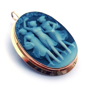Cammeo pendente e spilla in oro blu tre grazie cammeo in pietra italiana gioielli donadio cammeo in agata broche camée camafeo カメオブローチ