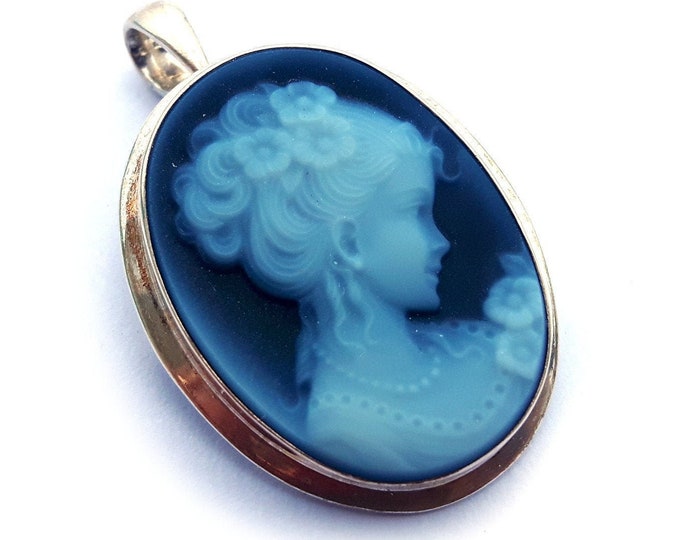 Blue cameo brooch pendant woman profile italian cameo jewelry donadio stone cameos pendentif broche camée camafeo colgante カメオペンダント Камея