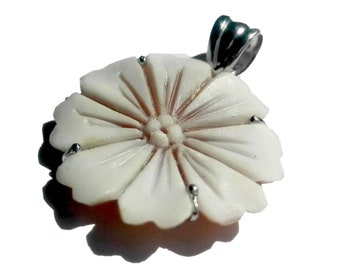 Ciondolo Cammeo Pendente fiore bianco regalo pasqua gioielli Italiani Cammeo Cammei Italiani ciondolo Cammeo Italiano Regalo Compleanno