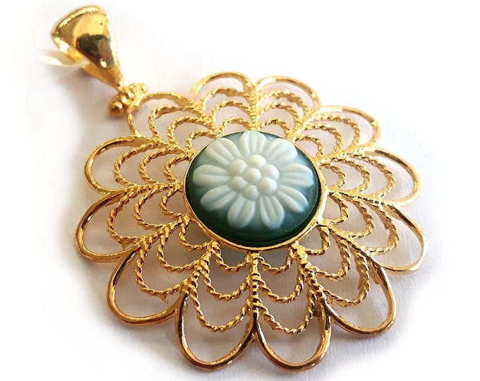 Green cameo pendant daisy flower italian stone cameos jewelry donadio agate cameos pendentif camée colgante camafeo カメオペンダント Камея подвеска