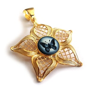 Blue cameo pendant butterfly lotus shape italian cameo jewelry donadio stone cameos pendentif camée colgante camafeo カメオペンダント Камея подвеска