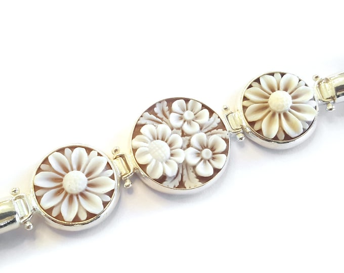 Bracciale cammeo con conchiglia Gioielli cammei italiani in pelle con cammeo donadio bracciali conchiglia cammeo