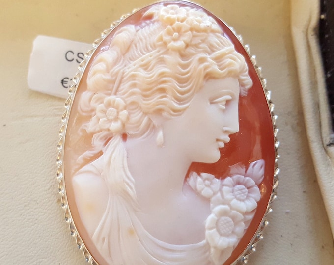 Shell cameo brooch & pendant Flora profile italian cameo jewelry donadio cameos shell camafeu broche camée Камуфляжная брошь カメオブローチ