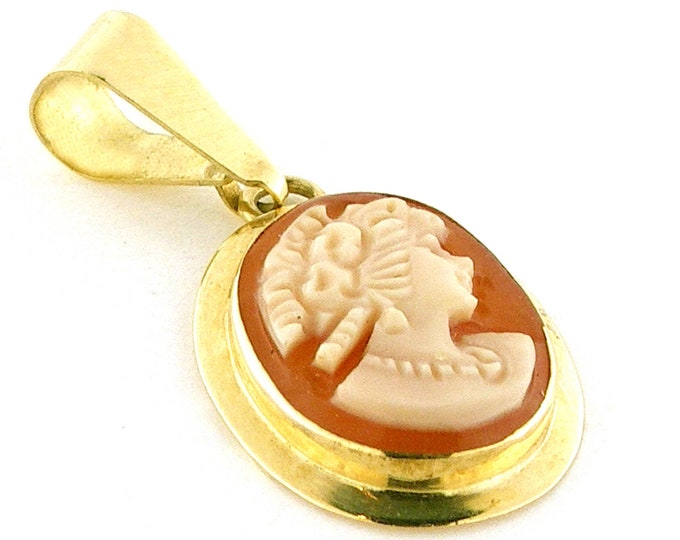 Gold cameo pendant carnelian lady profile italian cameo jewelry donadio cameo shell pendentif camée colgante camafeo カメオペンダント Камея подвеска