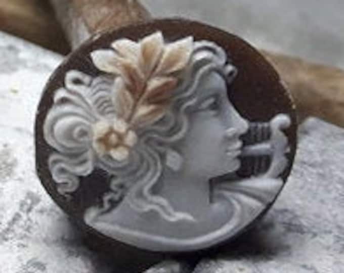 Loose shell cameo round Sappho italian cameo jewelry donadio cameo shell sardonyx cameo camée lâche ルーズカメオ свободная камея camafeo flojo