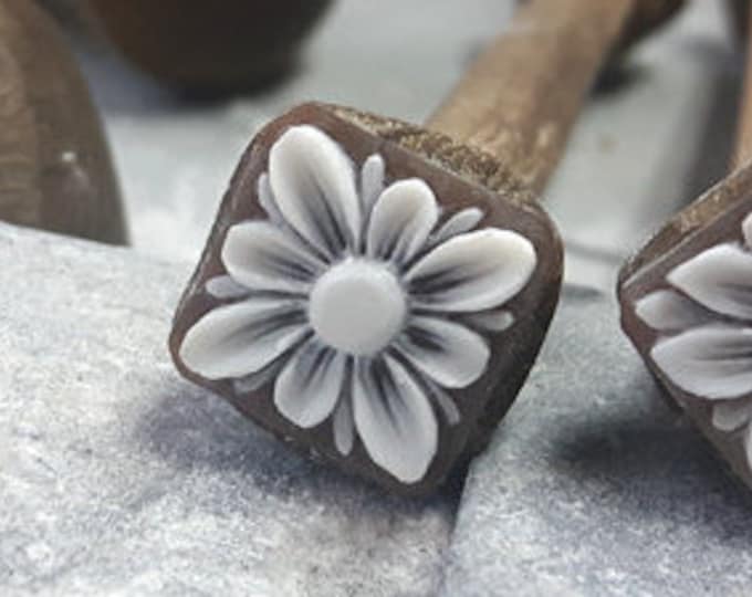 Shell cameo square daisy flowers italian cameo jewelry donadio cameo shell sardonyx cameo camée lâche ルーズカメオ свободная камея camafeo flojo