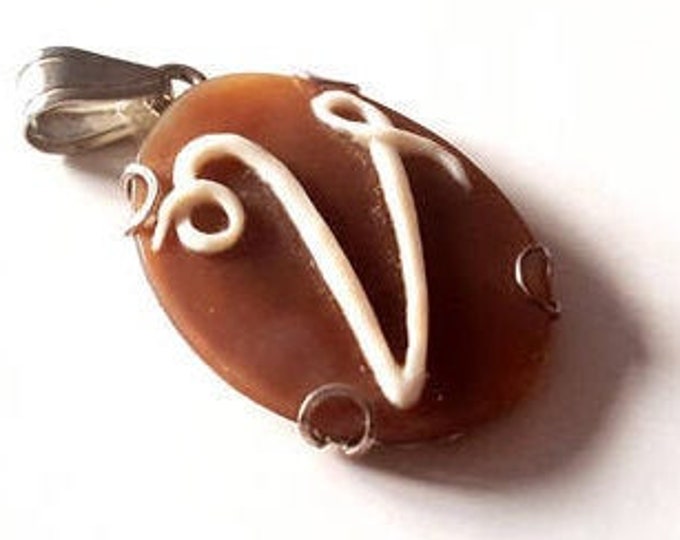 Shell cameo pendant name first letter italian cameo jewelry donadio cameo shell pendentif camée colgante camafeo カメオペンダント Камея подвеска