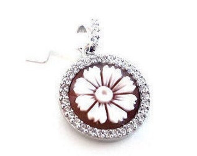 Shell cameo pendant little daisy zircons italian cameos jewelry donadio cameo shell pendentif camée colgante camafeo カメオペンダント Камея подвеска