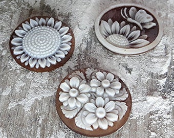 Loose Shell Cameo: Round Floral Sardonyx, Italian Jewelry