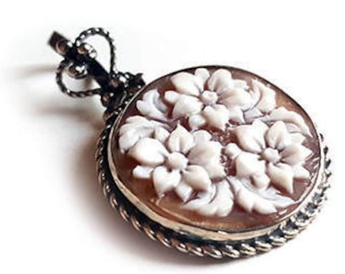 Shell cameo pendant Flowers italian cameo jewelry donadio cameo shell pendentif camée colgante camafeo カメオペンダント Камея подвеска