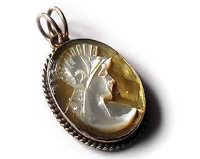 Motherofpearl cameo pendant antique gladiator italian cameo jewelry donadio cameos pendentif camée colgante camafeo カメオペンダント Камея подвеска
