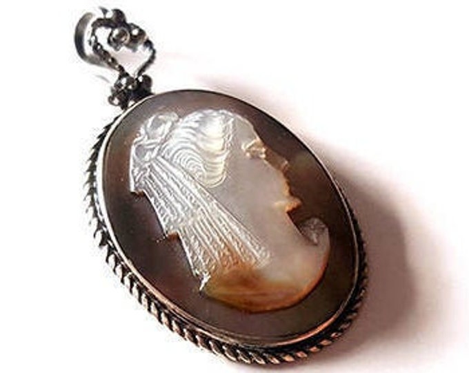 Antique Mother of pearl cameo pendant italian cameo jewelry donadio cameo shell pendentif camée colgante camafeo カメオペンダント Камея подвеска