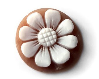 Hand Carved Sardonyx Shell Cameo: Little Daisy Flower (14mm)