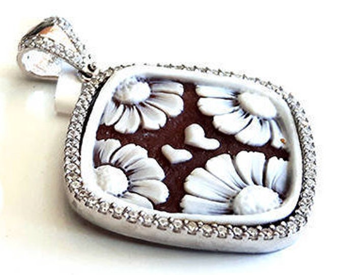 Shell cameo pendant square half flowers italian cameo jewelry donadio cameo shell pendentif camée colgante camafeo カメオペンダント Камея подвеска