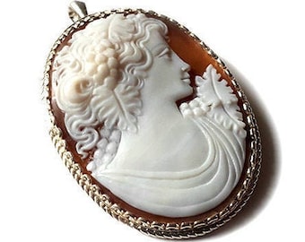 Shell cameo brooch /& pendant Maenad profile italian cameo jewelry donadio cameos shell camafeo broche cam\u00e9e \u041a\u0430\u043c\u0443\u0444\u043b\u044f\u0436\u043d\u0430\u044f \u0431\u0440\u043e\u0448\u044c \u30ab\u30e1\u30aa\u30d6\u30ed\u30fc\u30c1