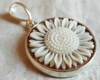 Floral shell cameo ring 925 sterling silver, italian handmade cameo, flower cameo, gift for her, birthday gift, italian jewels modern