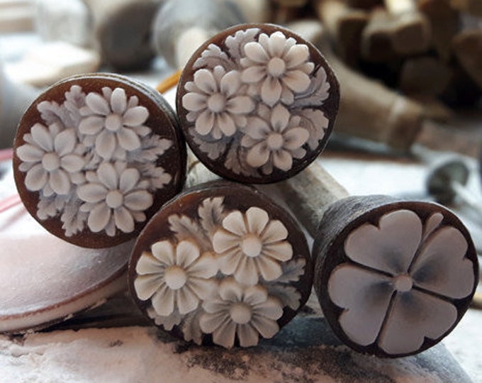 Shell cameos flowers italian cameo jewelry donadio cameo shell sardonyx cameo camée lâche ルーズカメオ свободная камея camafeo flojo
