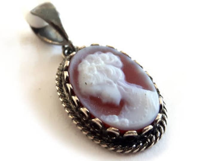 Red agate cameo pendant lady chignon italian cameo jewelry donadio stone cameo pendentif camée colgante de camafeo カメオペンダント Камея подвеска