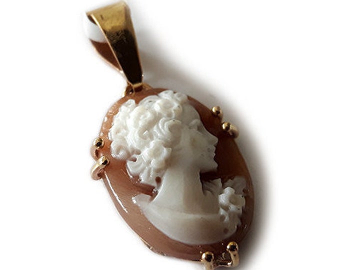 Gold sardonyx cameo pendant lady profile italian cameo jewelry donadio cameo shell pendentif camée colgante camafeo カメオペンダント Камея подвеска