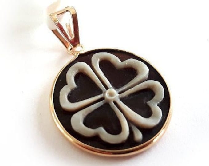 Gold shell cameo pendant quatrefoil italian cameo jewelry donadio cameo shell pendentif camée colgante camafeo カメオペンダント Камея подвеска
